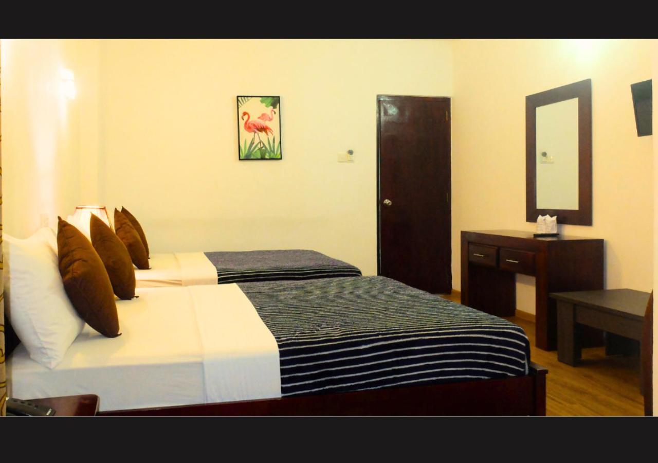 Slightly Chilled Hotel Nallathanniya ภายนอก รูปภาพ