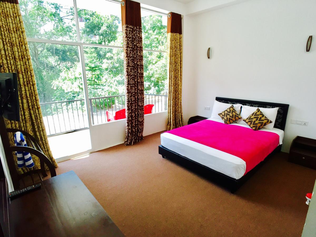 Slightly Chilled Hotel Nallathanniya ภายนอก รูปภาพ