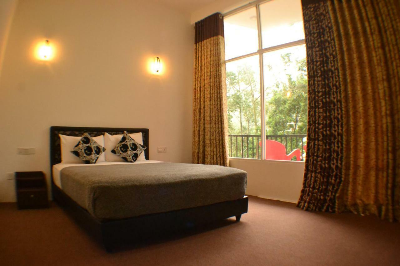 Slightly Chilled Hotel Nallathanniya ภายนอก รูปภาพ