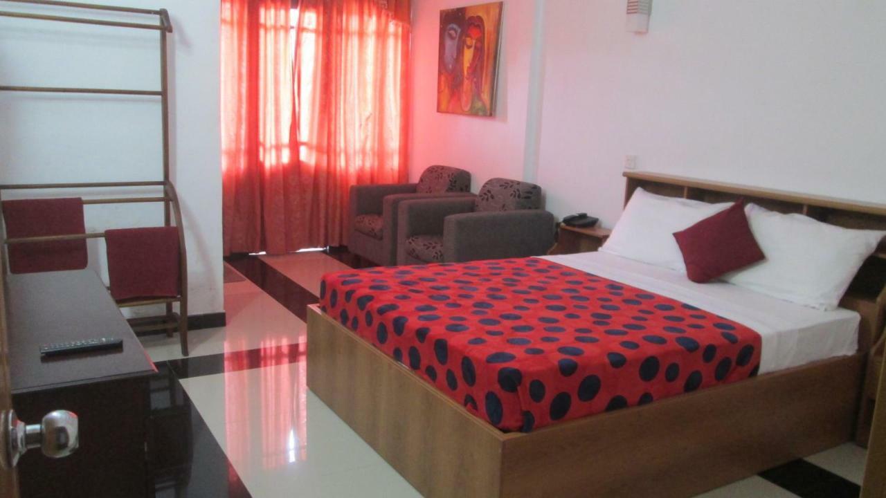 Slightly Chilled Hotel Nallathanniya ภายนอก รูปภาพ